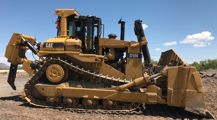 TRACTOR D9